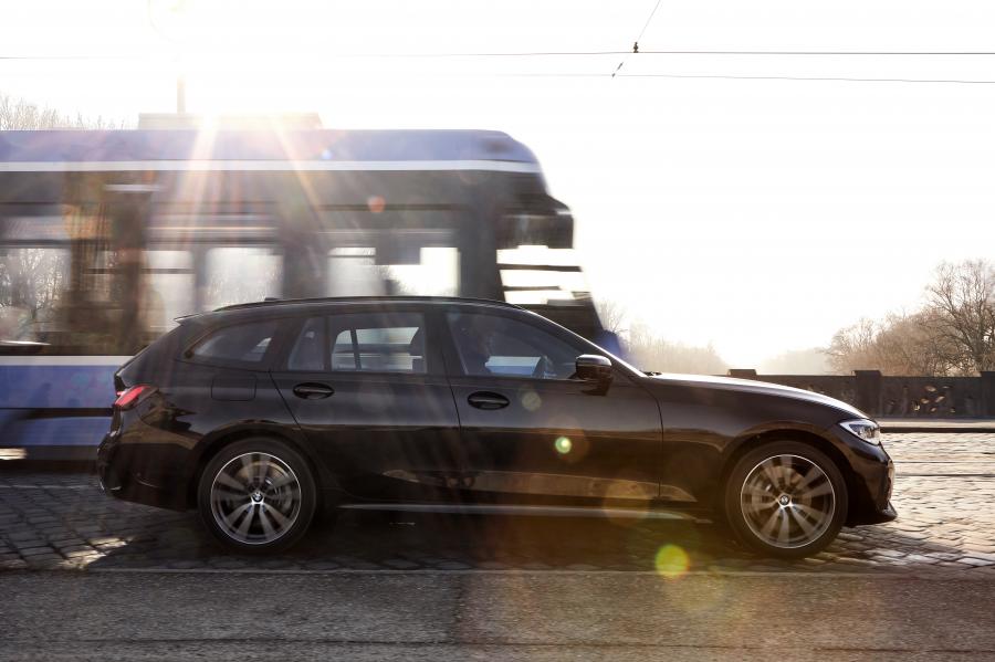  BMW 330e xDrive Touring (G21) 2019 года  (WW) (фото 5 из 5)
